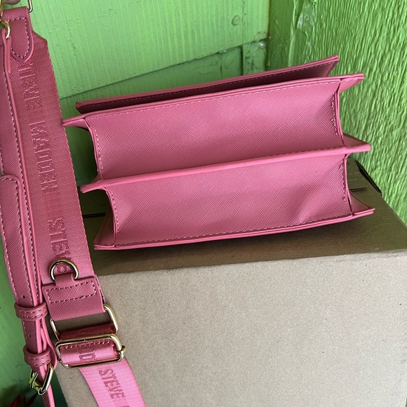 Steve Madden pink and gold hardware purse with straps - Picture 2 of 3